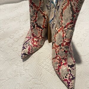 Women's Snakeskin Pattern Boots